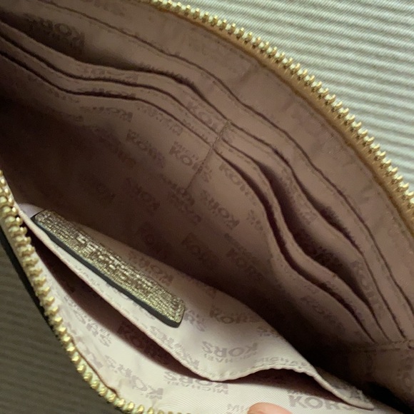 MICHAEL KORS clutch/wristlet - Picture 4 of 5